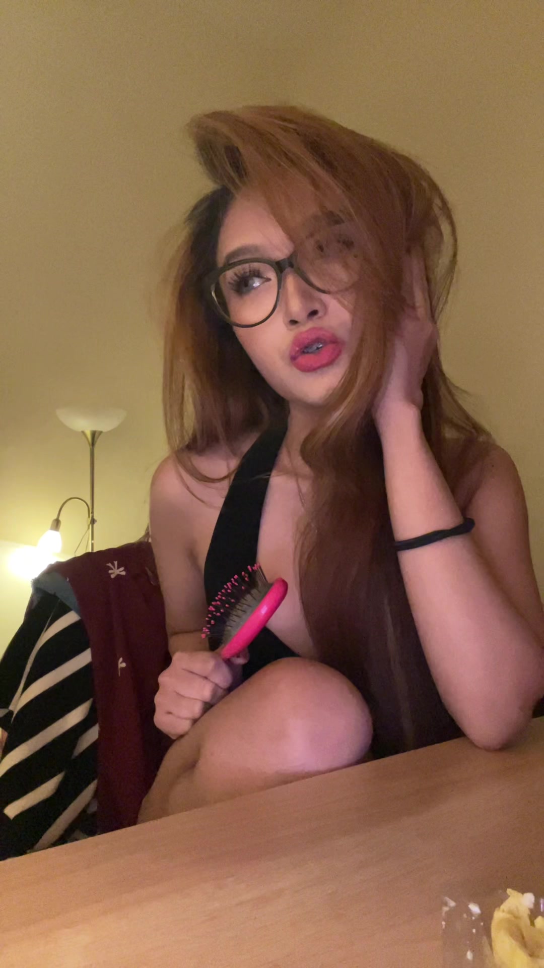 @￴