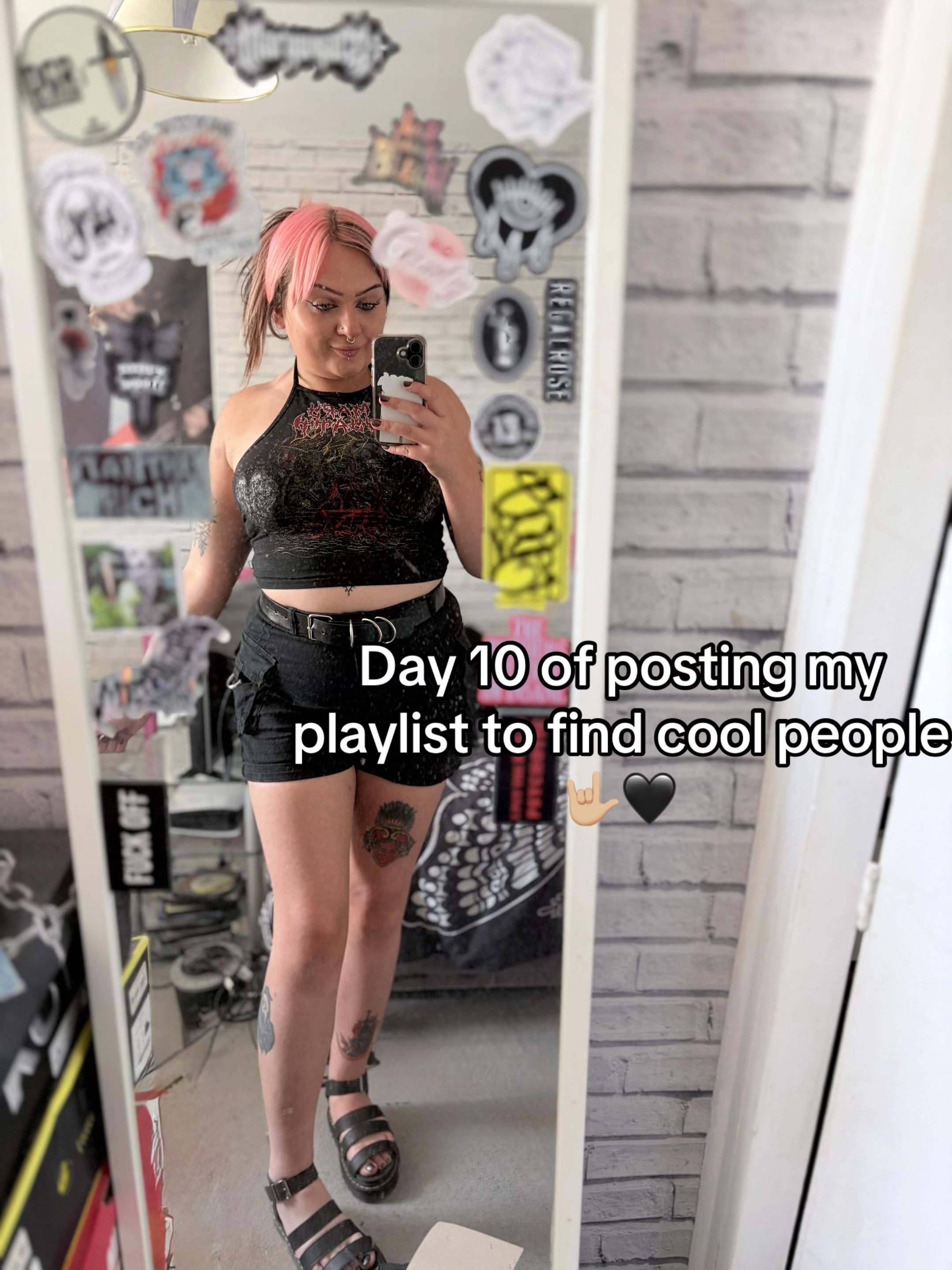 @girl_in_the_pit