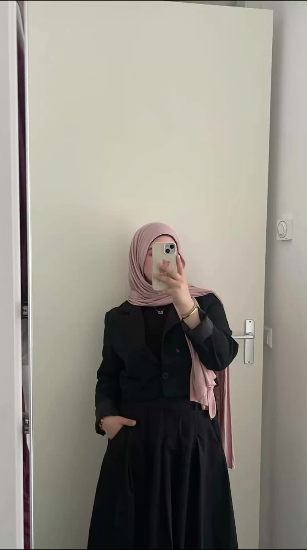 @Jamila ✨