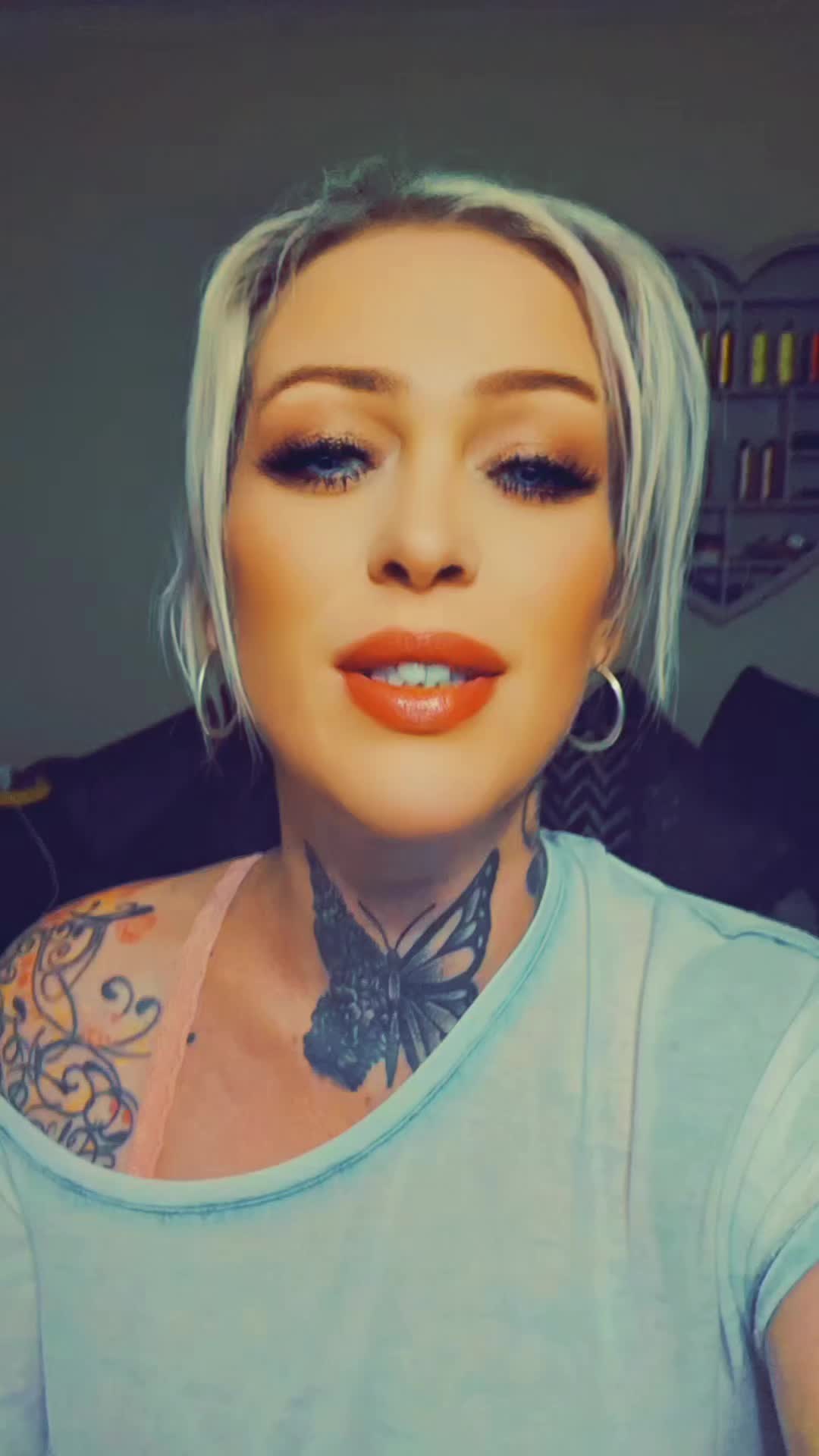 @Vikki