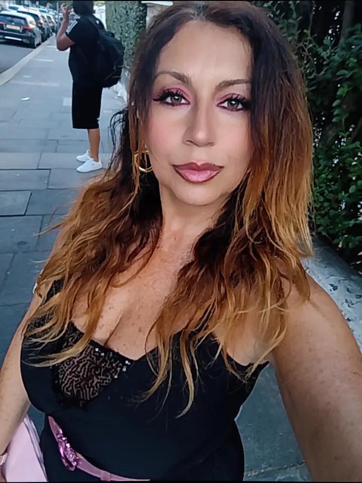 @daniela la corte