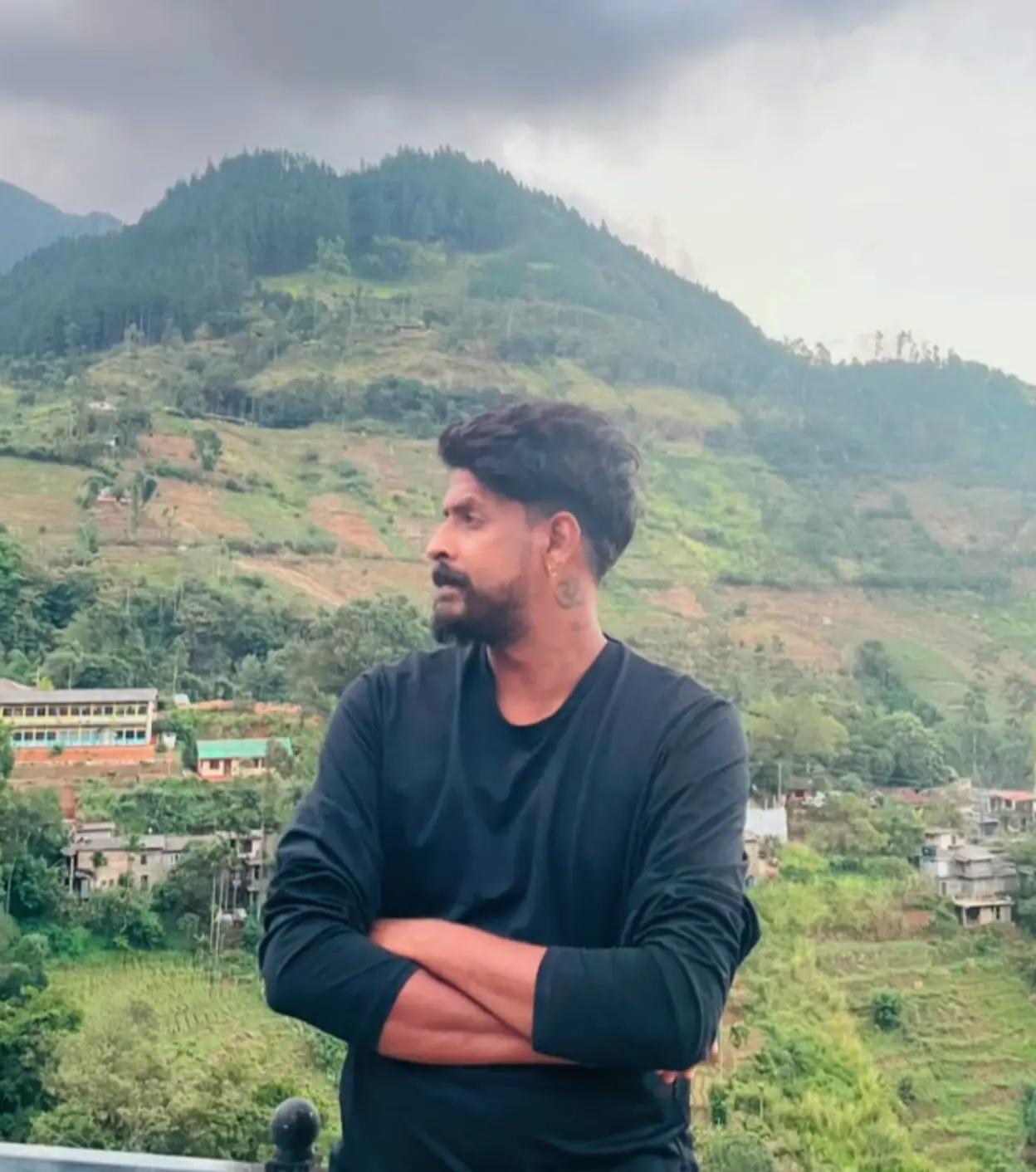 @s.karan🖤