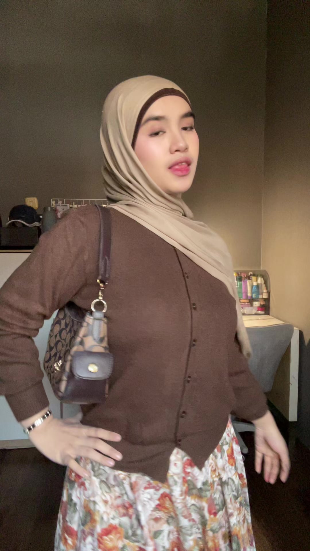 @Nayyut