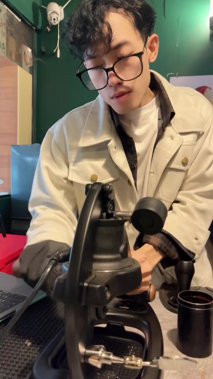 @1คนพยายามส่งข้อความถึงคุณ