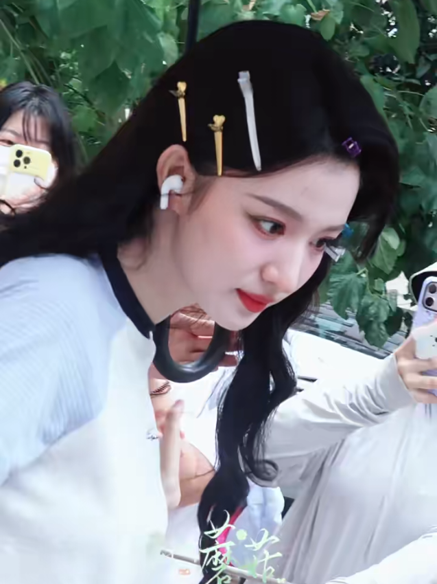 @Yanie