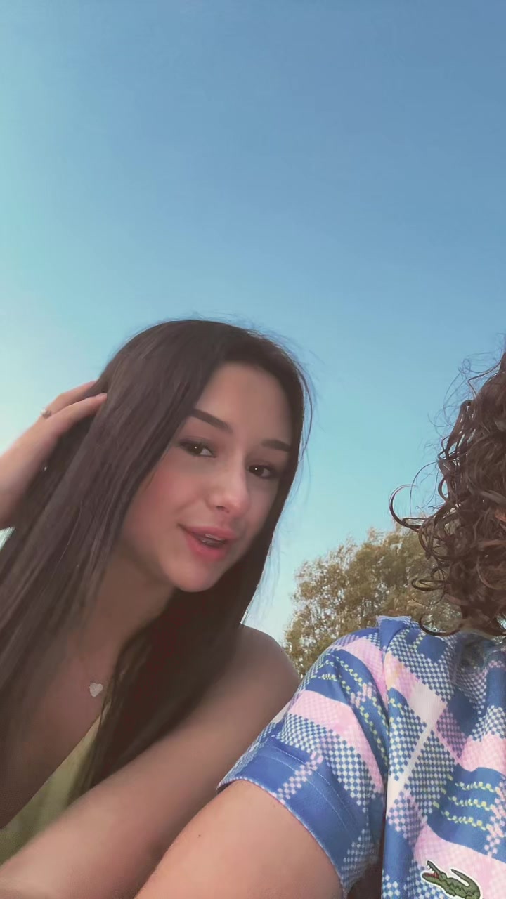 @𝐂𝐡𝐥𝐨𝐞́'🥥🐚🌺🪼
