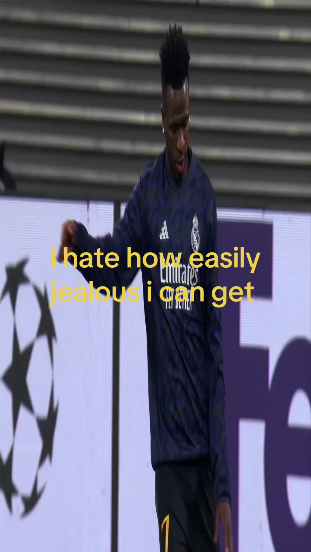 @⃟