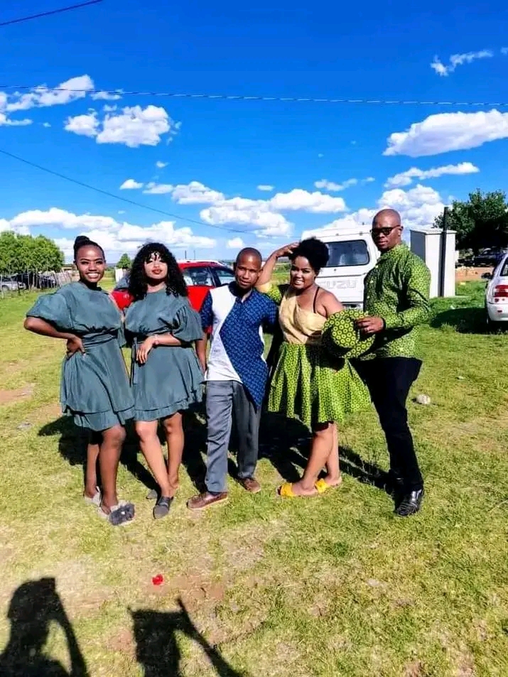 @Tshepii
