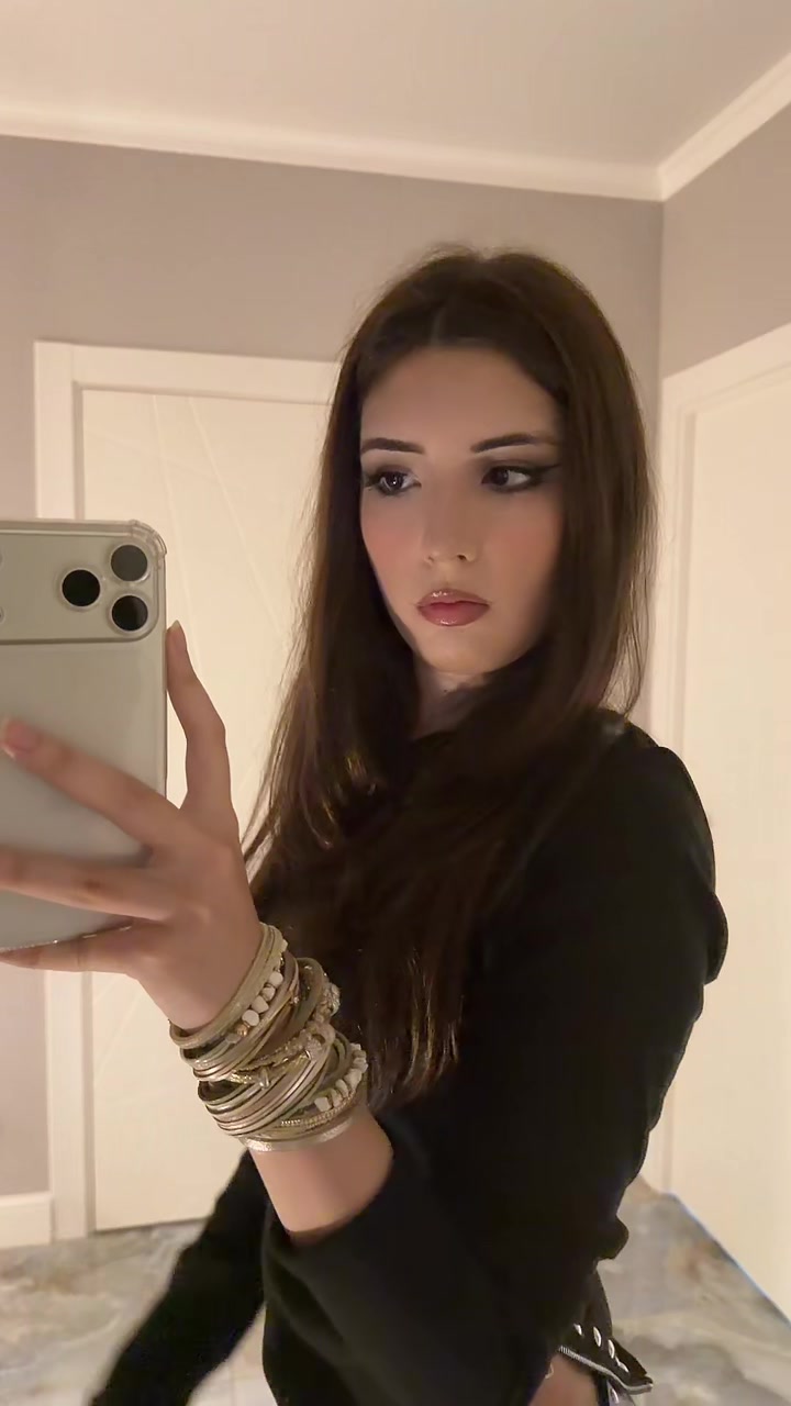 @*.ೃ࿔⋆❀&deg;𝓐𝓷𝓲𝓽𝓽𝓪&deg;❀⋆.ೃ࿔*🍂🦌
