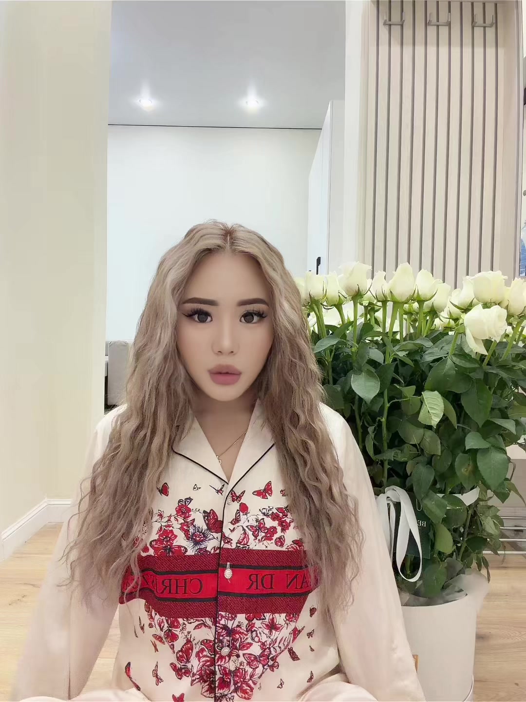 @u.a23