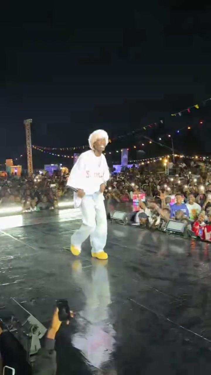 @AYOLA VIBEZ