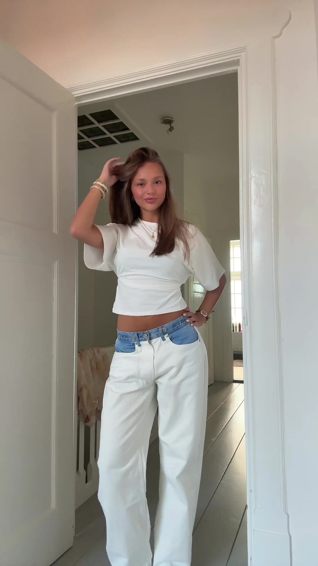 @<33