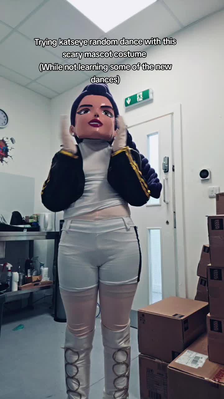 @Mochi tiny Cosplays