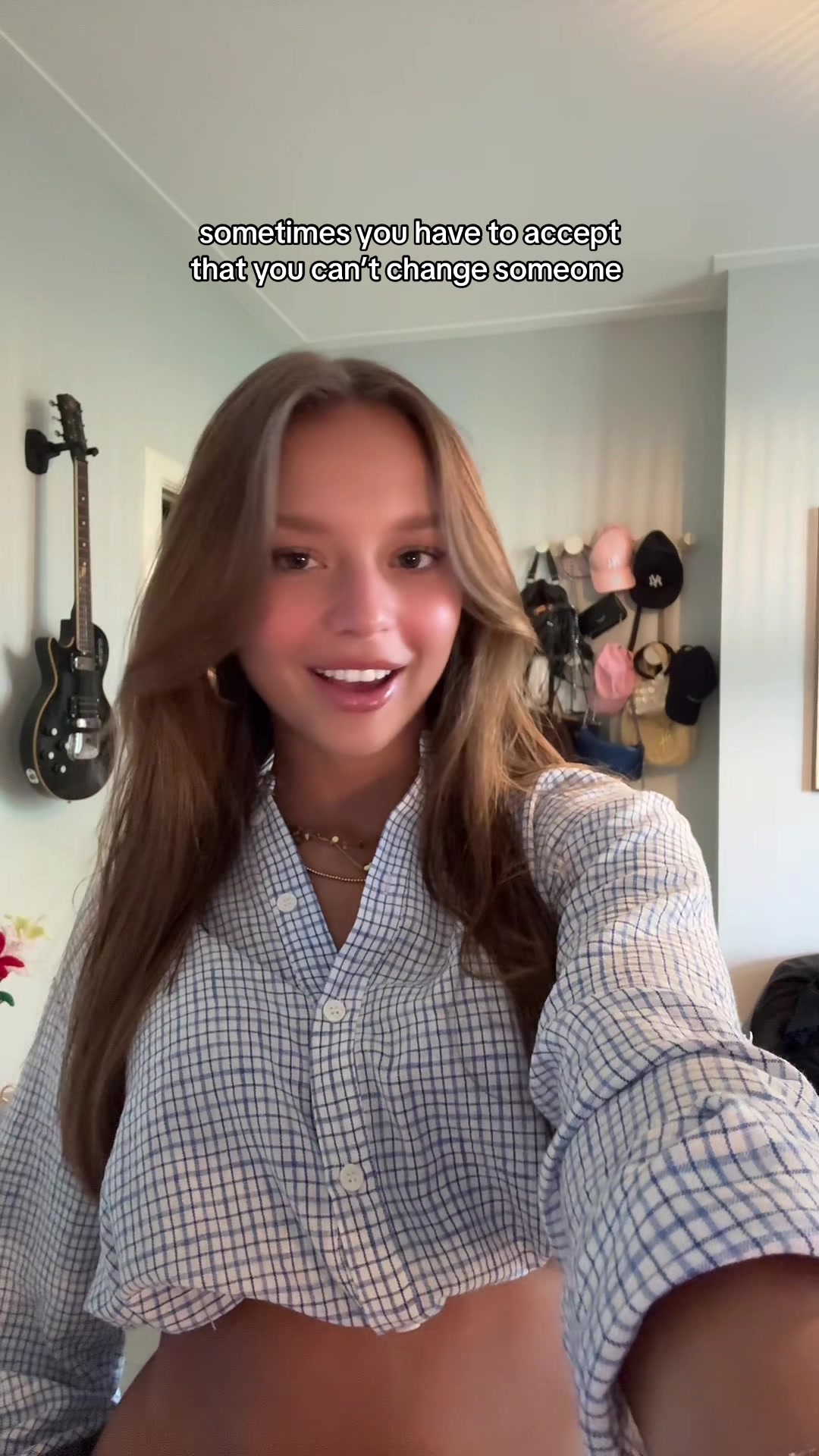 @<33