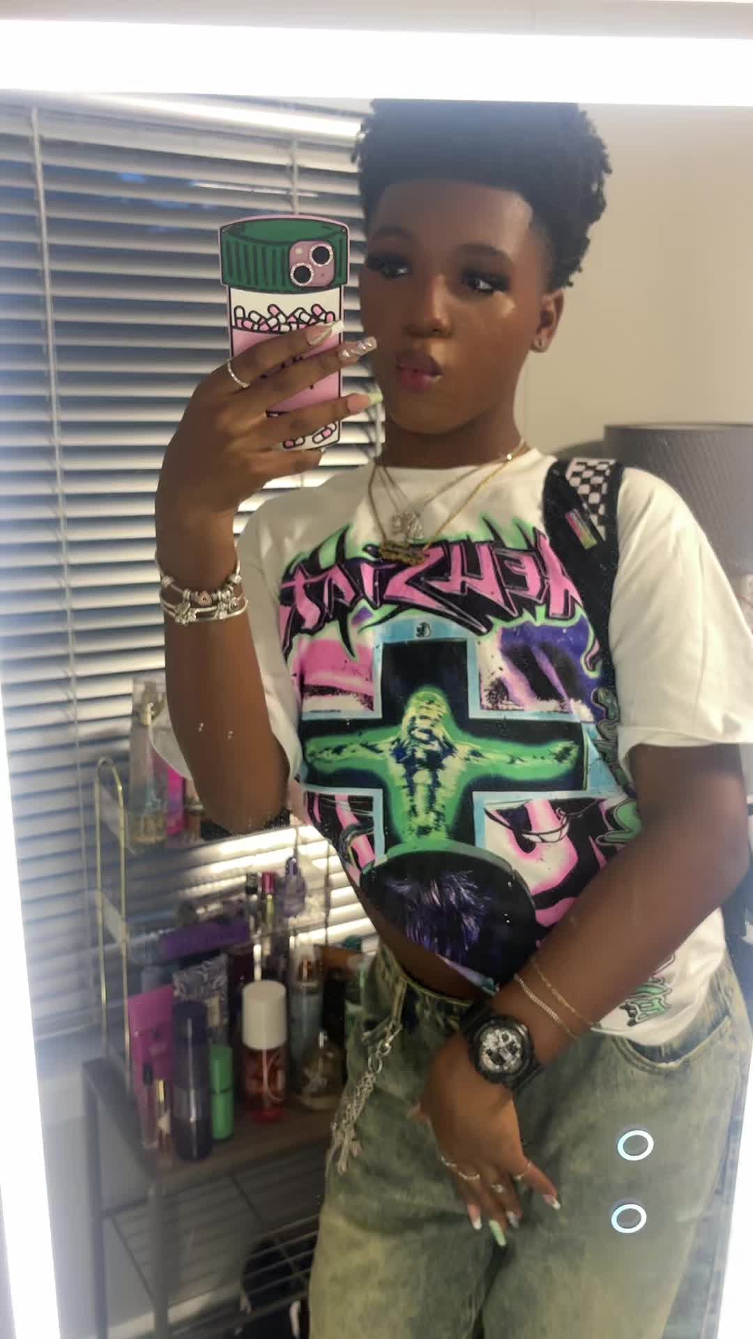 @ItsLoganDoll