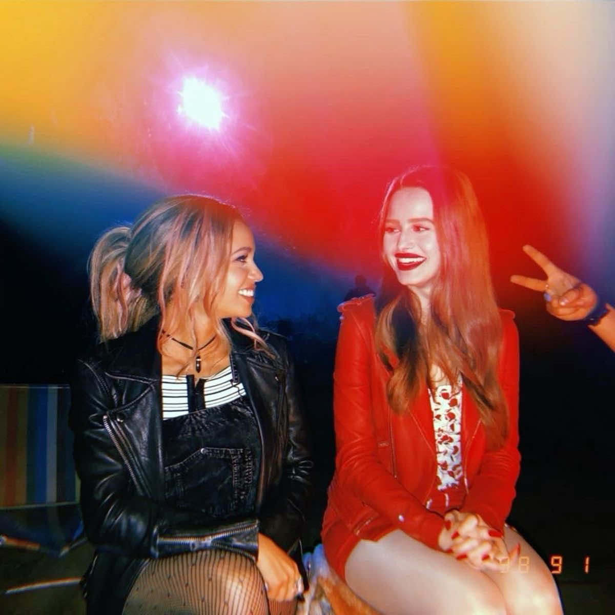 @👩&zwj;❤️&zwj;💋&zwj;👩