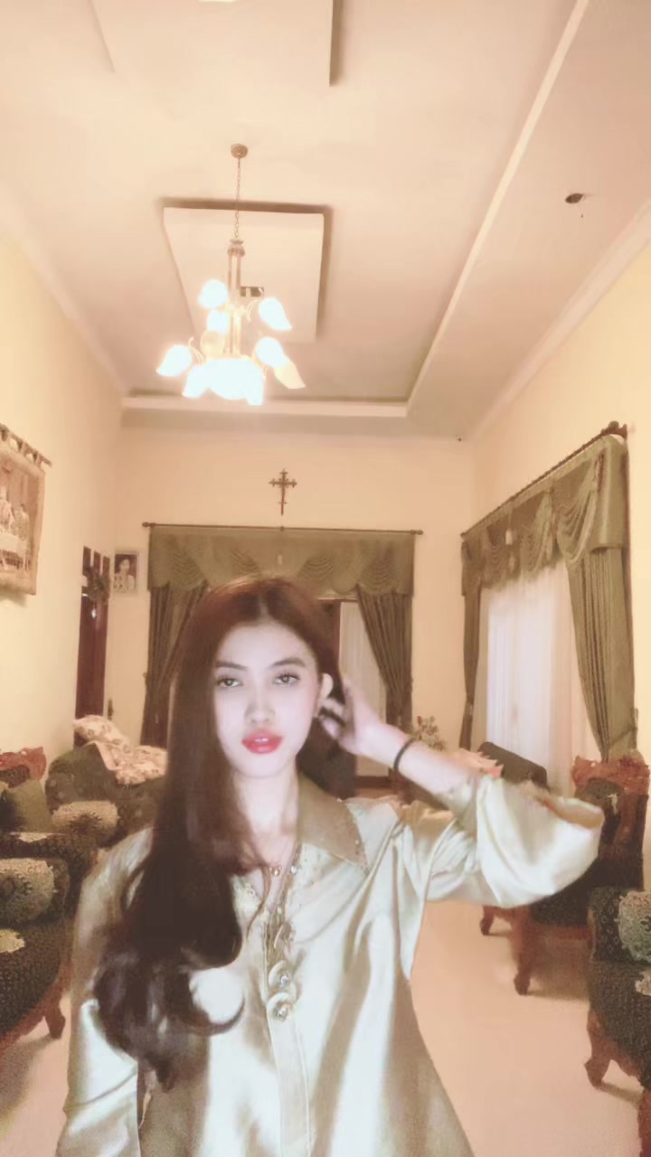 @⃟
