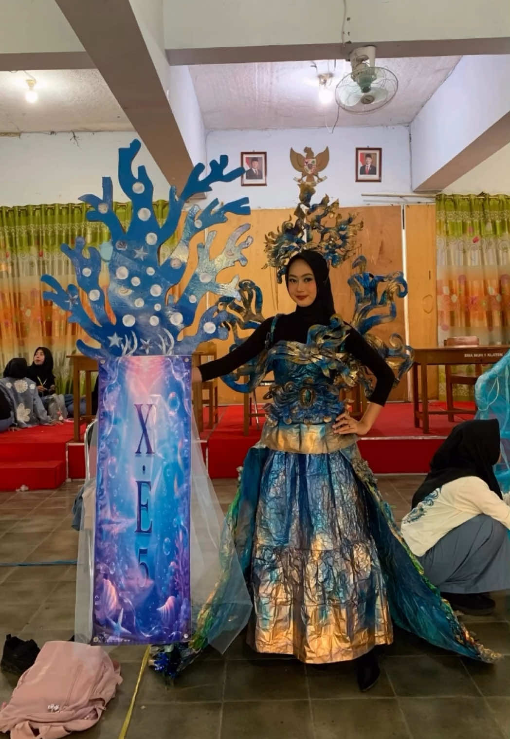 @dani art recycle costume