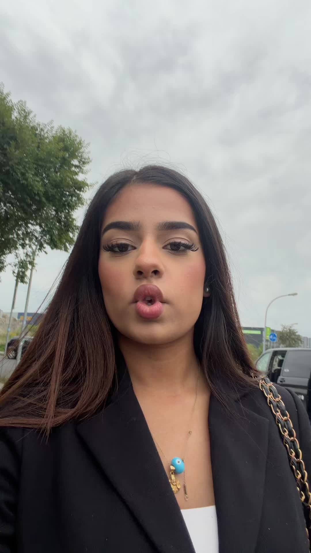 @𝓬𝓮𝓵𝓲𝓷𝓸𝓼𝓱𝓱