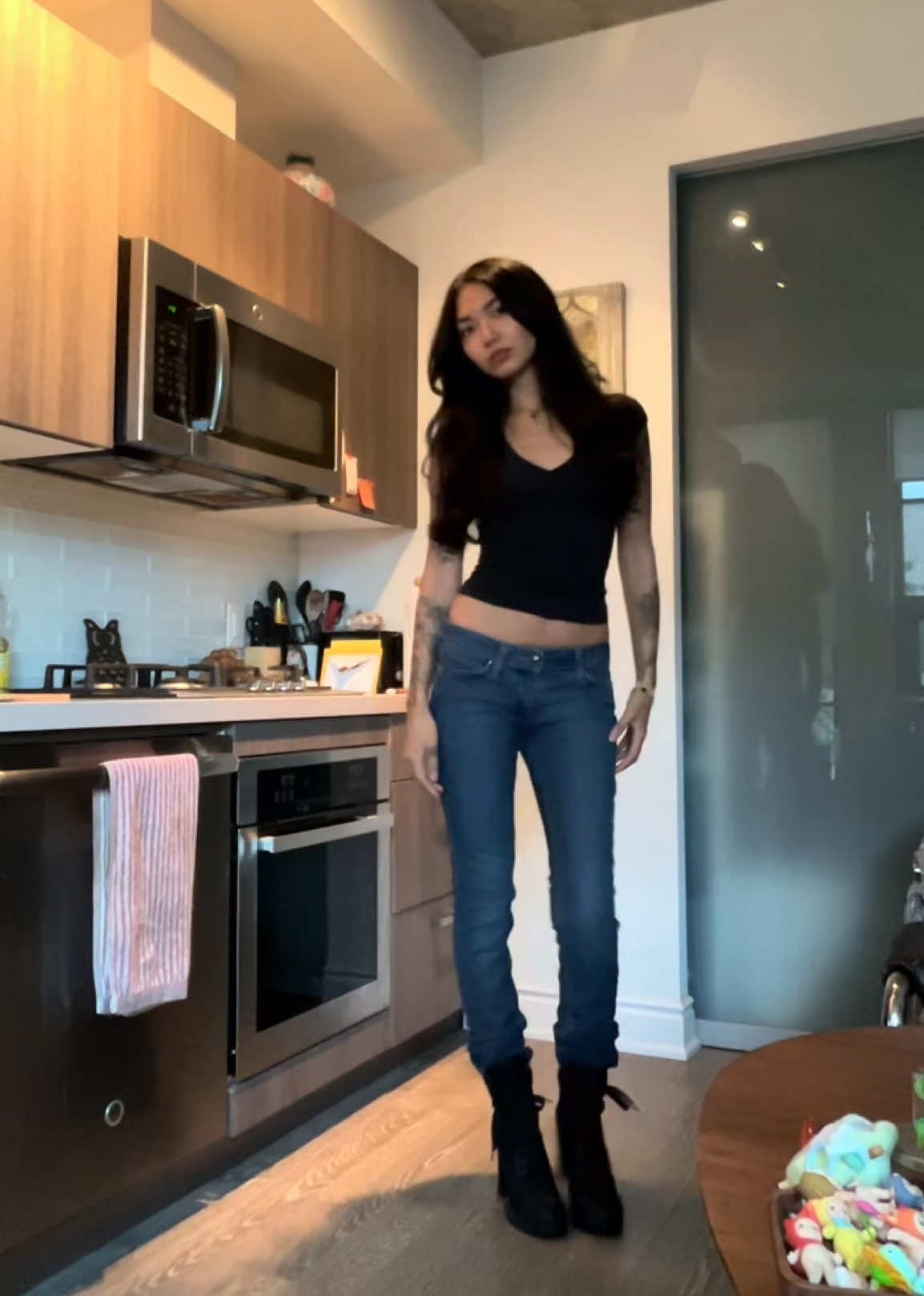 @LipBiteEmoji