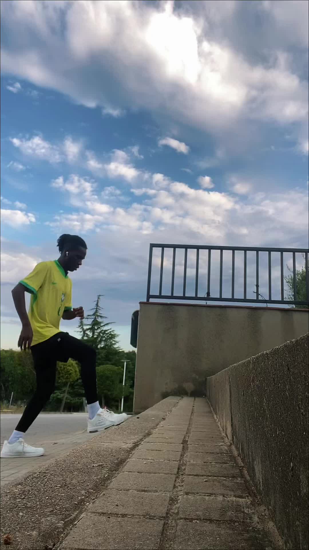 @YAAP 30 🇸🇳 🇪🇸