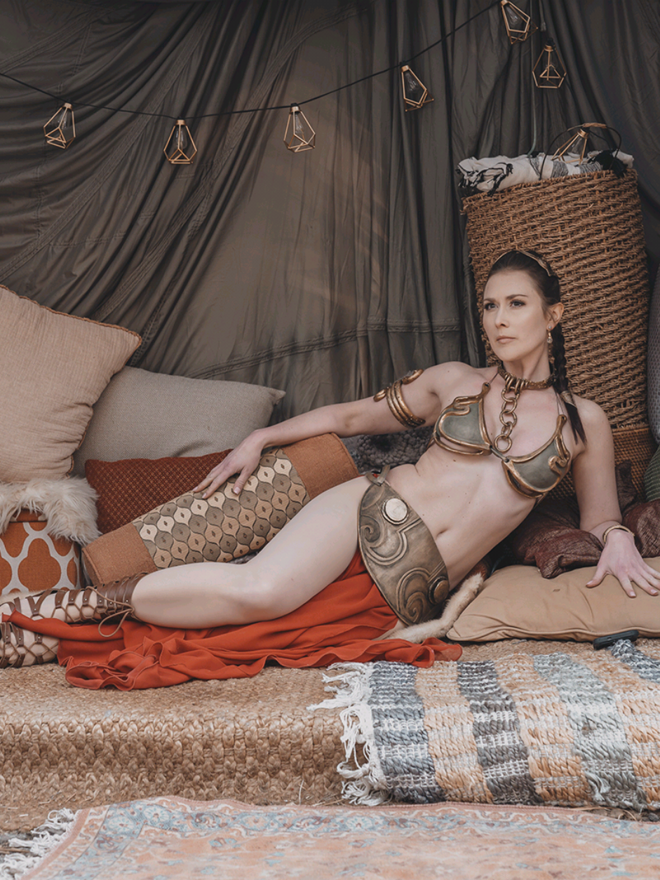 @LadyThorn_LadyLounge