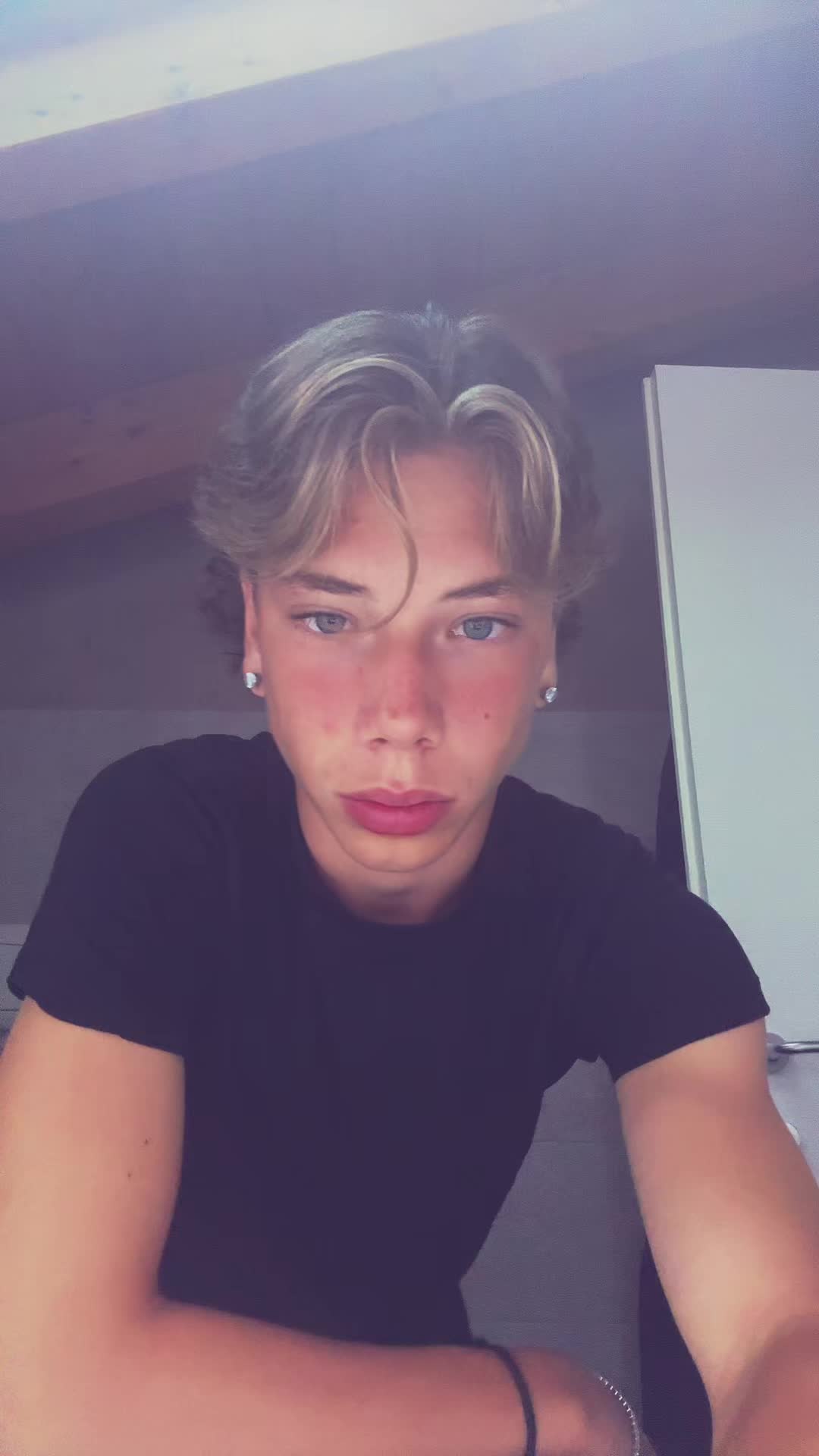 @ave069._