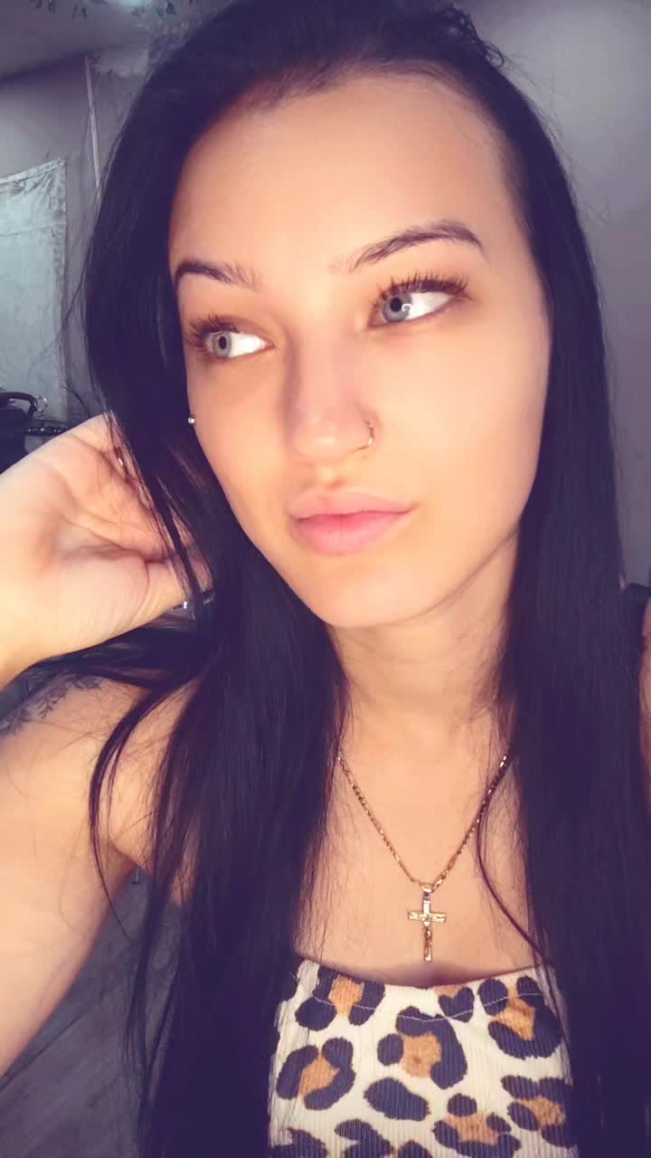 @🖤🤍𝓥𝓲𝓿𝓲𝓮𝓷𝓷🤍🖤