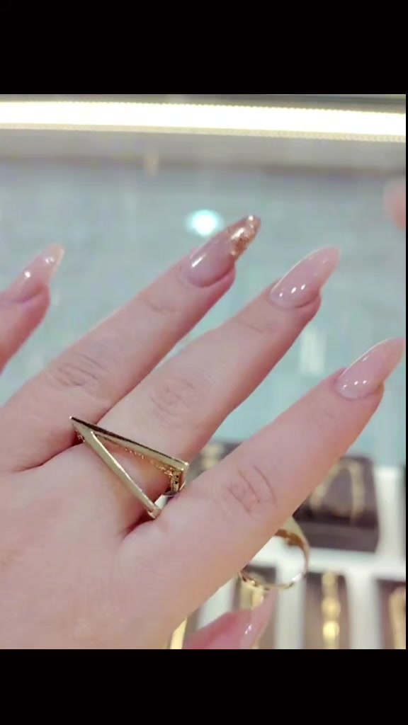 @AYNURA GOLD