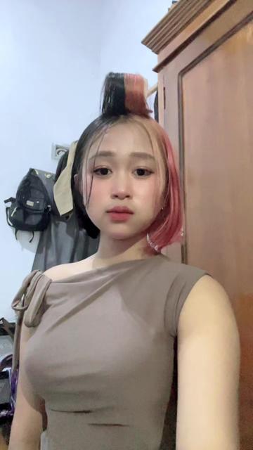 @adik_stengah_blonde💋
