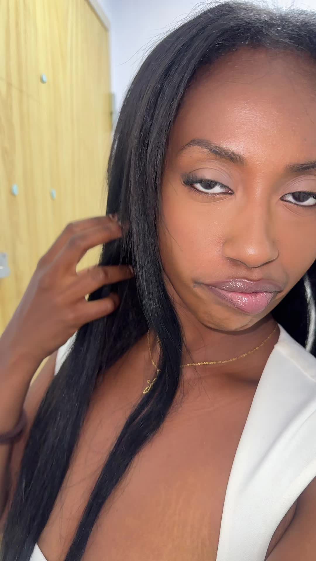 @naomi