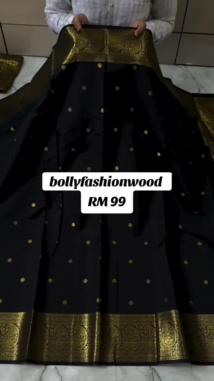 @BollyFashionWood