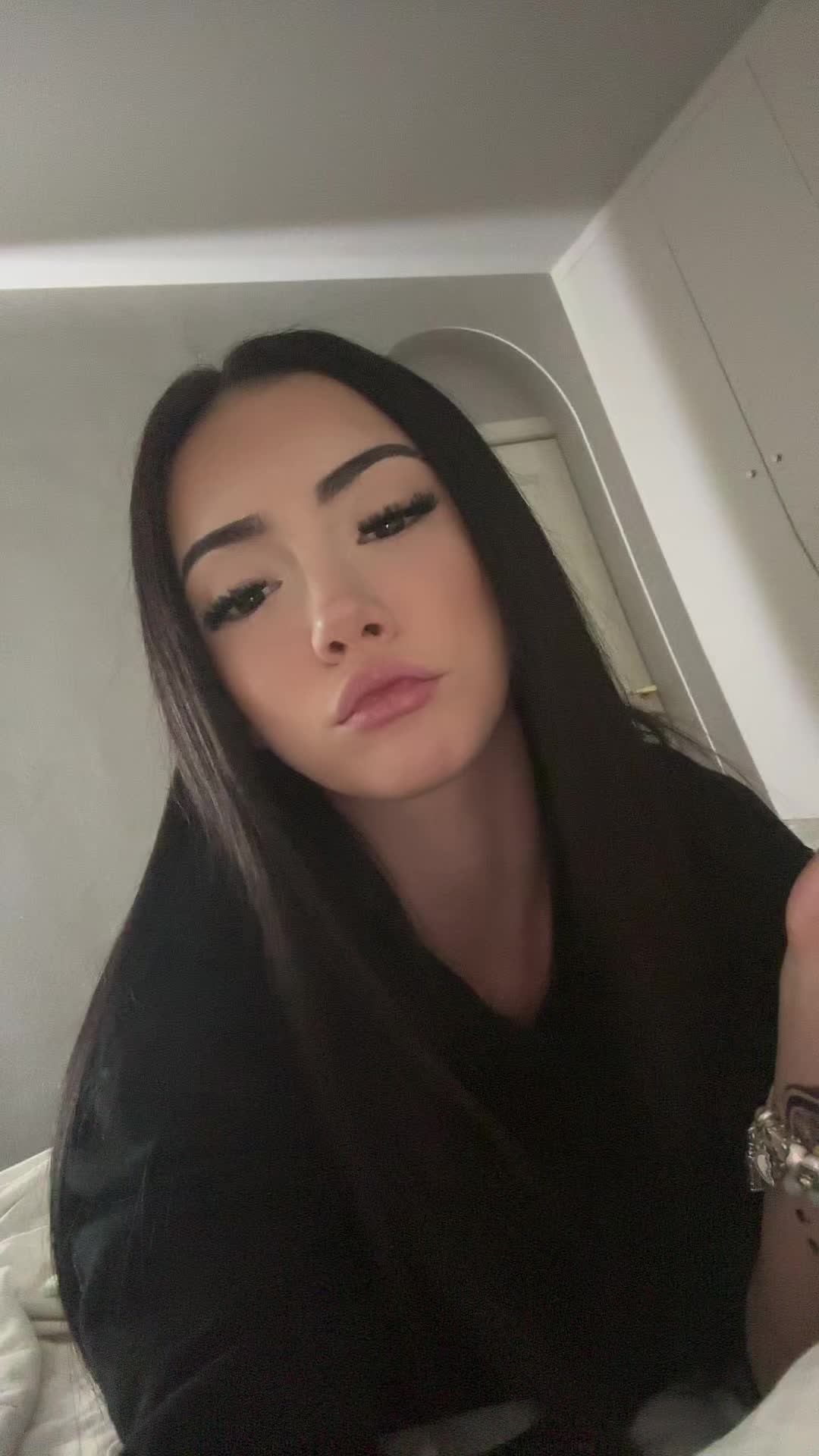 @lari📲