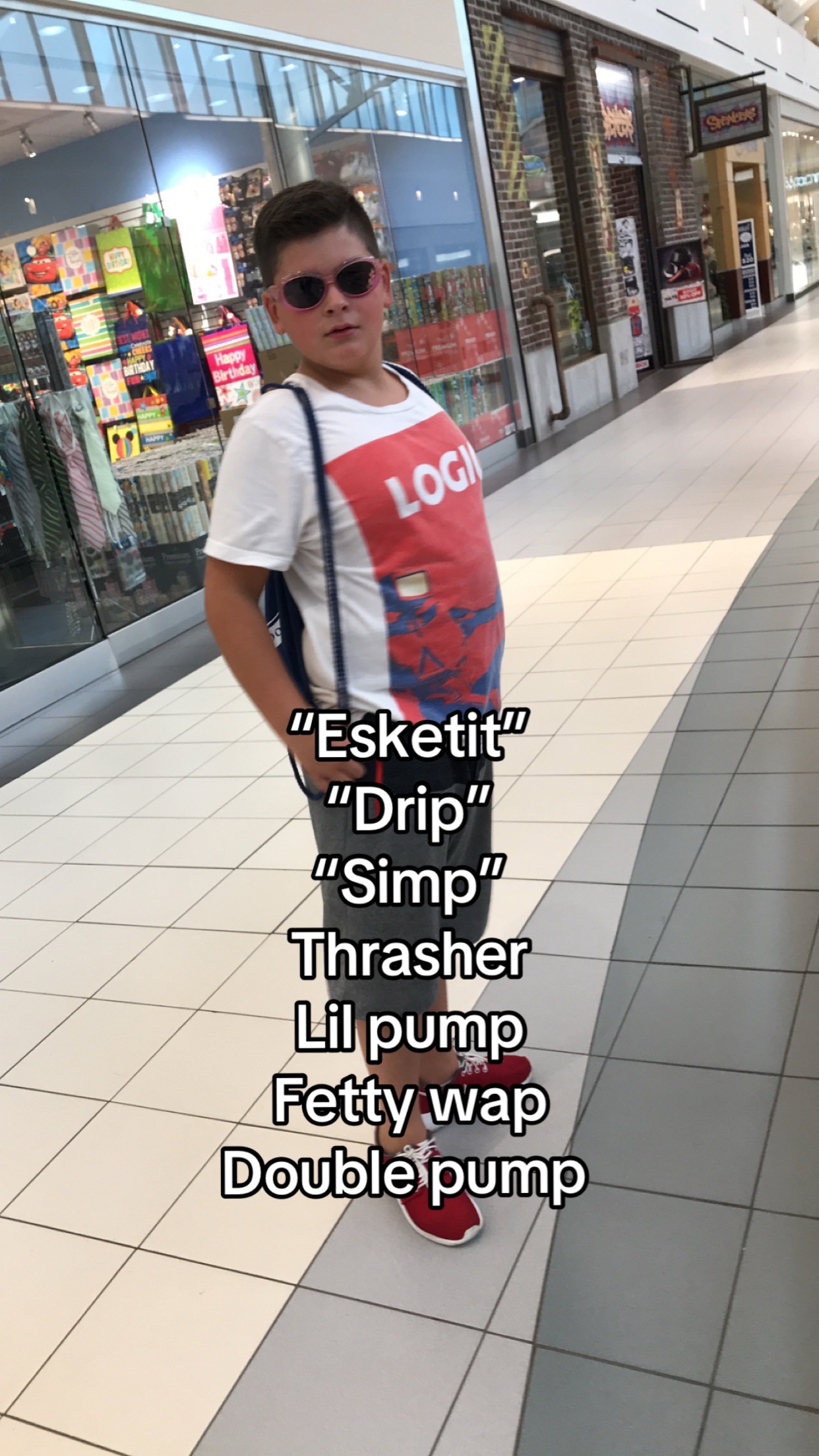 @⃟