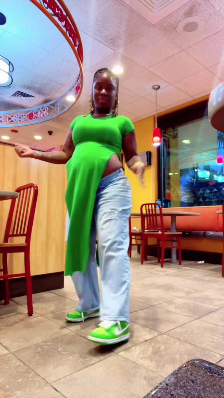 @Caliesha&ensp;W