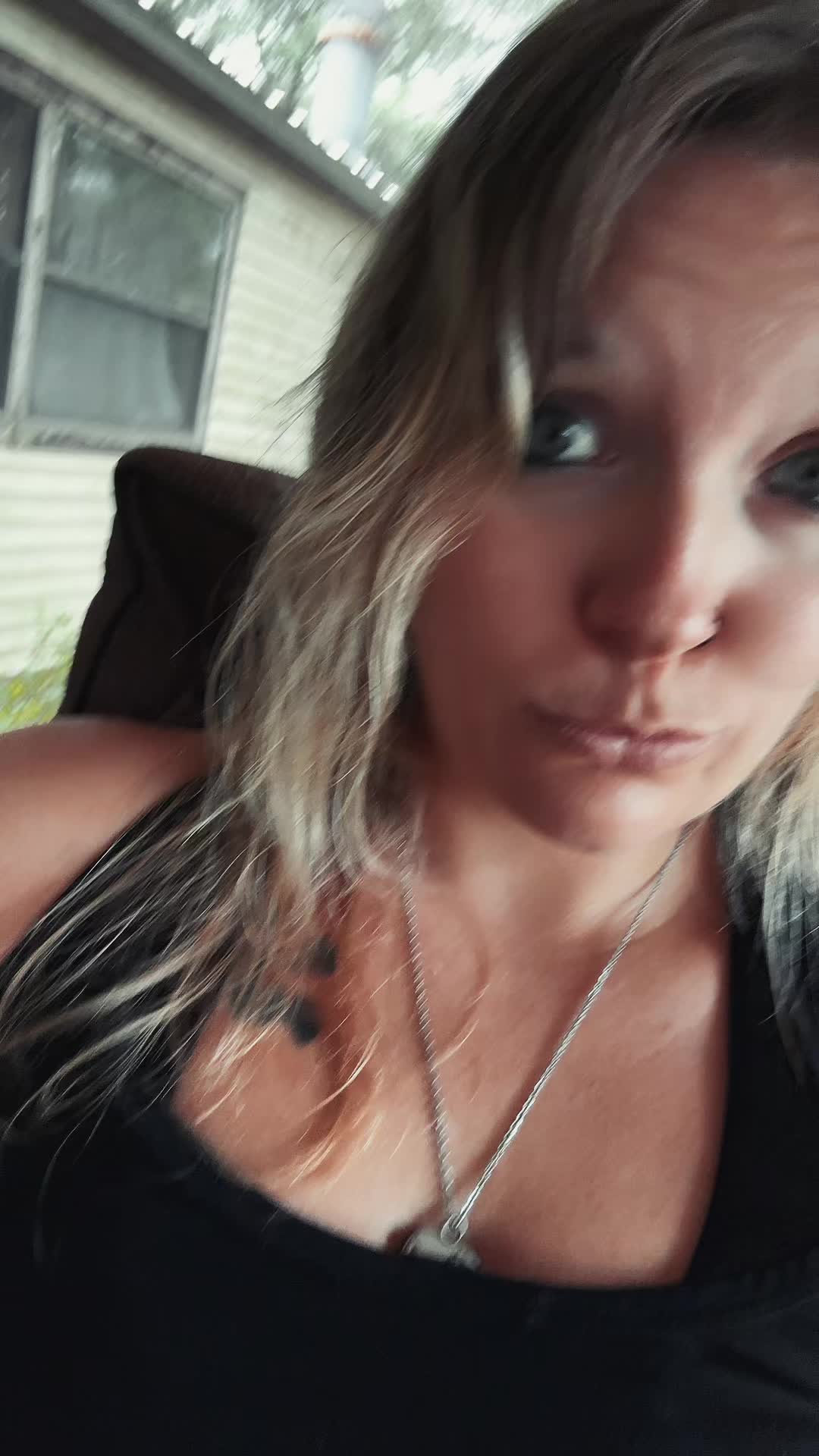 @countryb1tch