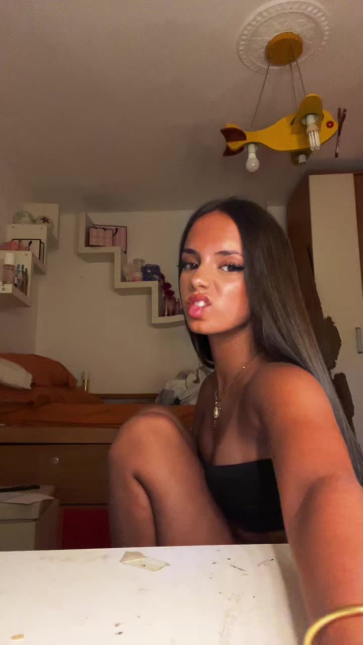 @LARA BLANCO
