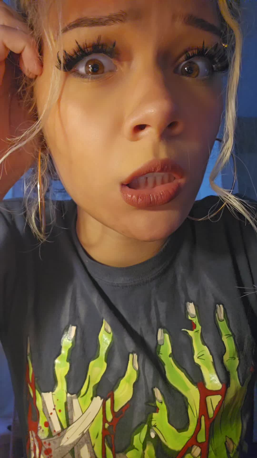 @🦄