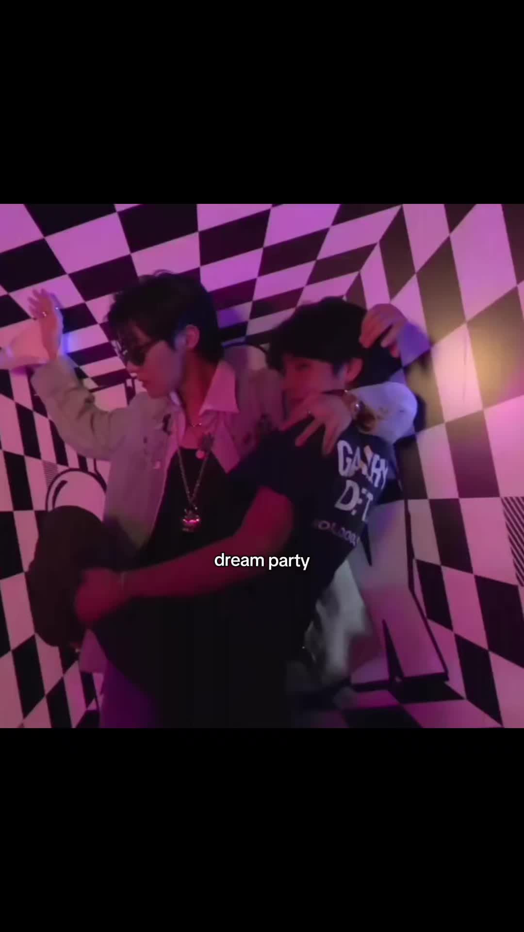 @t⁷