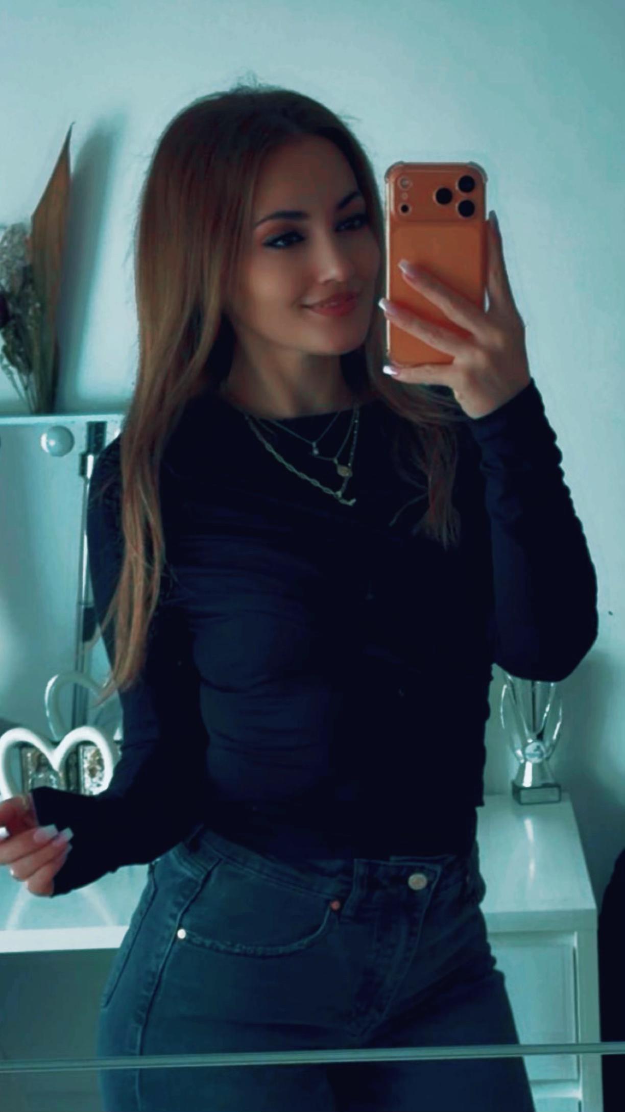 @🥀ℰ𝓈𝓂𝒾🤍