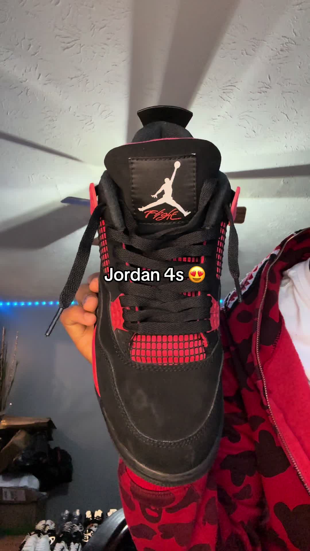 @SneakerLuverDude