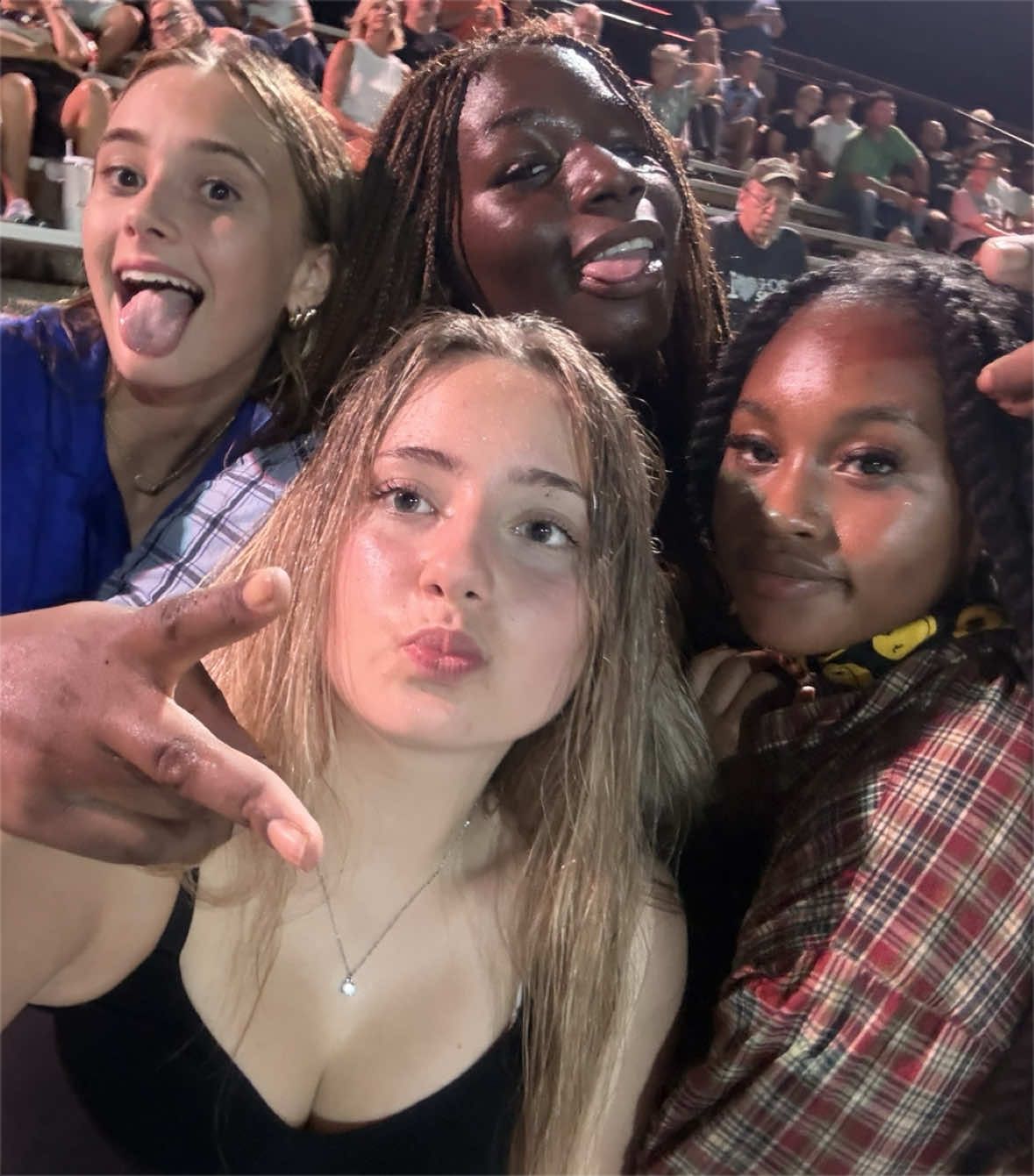 @Mia