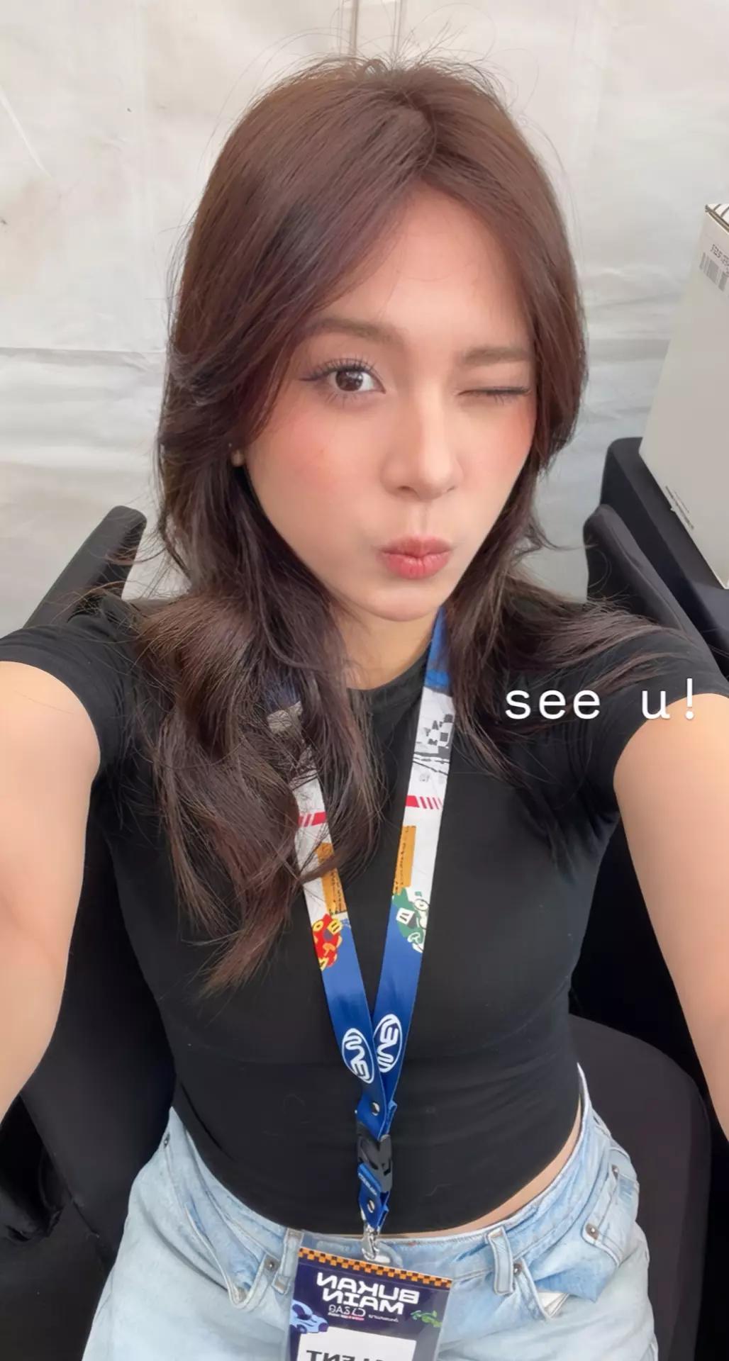 @🗿