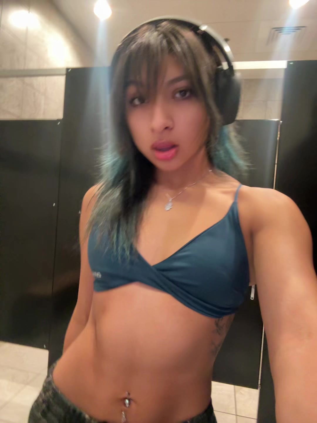 @<222