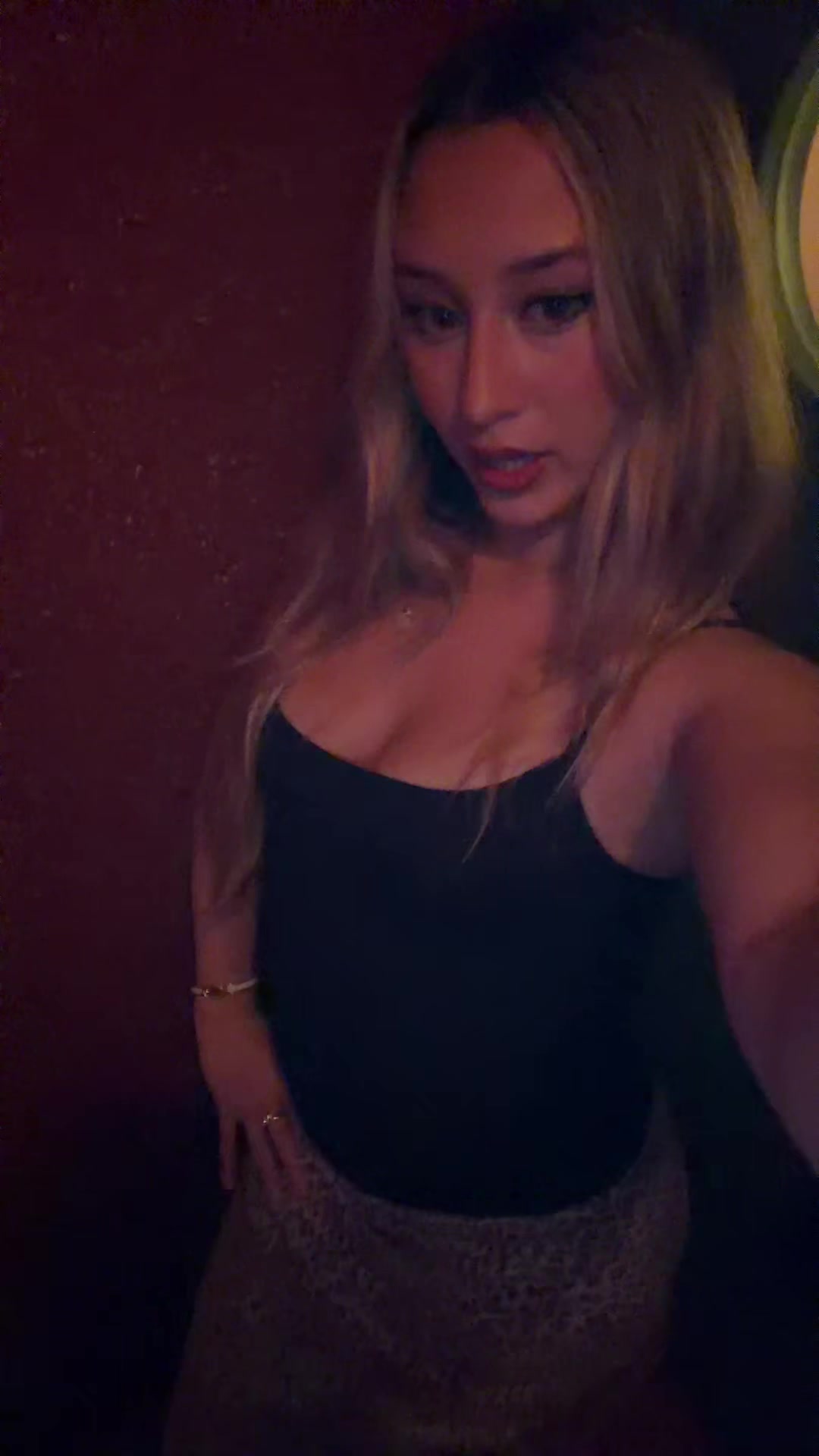 @Elise