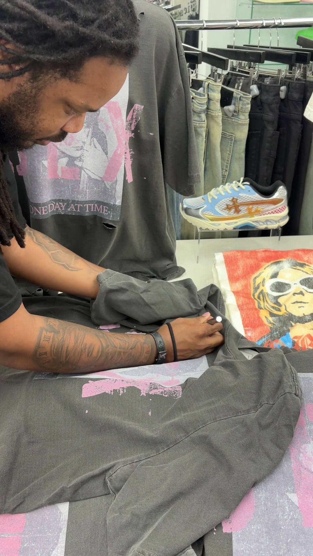 @MOBTIES CLOTHING