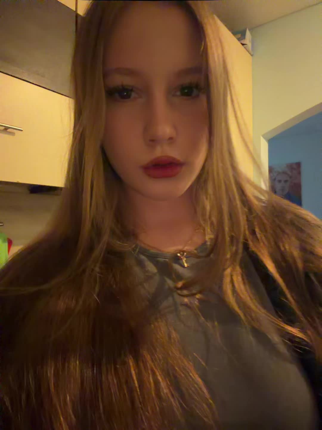 @𝑔𝑖𝑟𝑙 ℴ𝓃 𝑝𝑟𝑜𝑚𝑎𝑥✌🏻