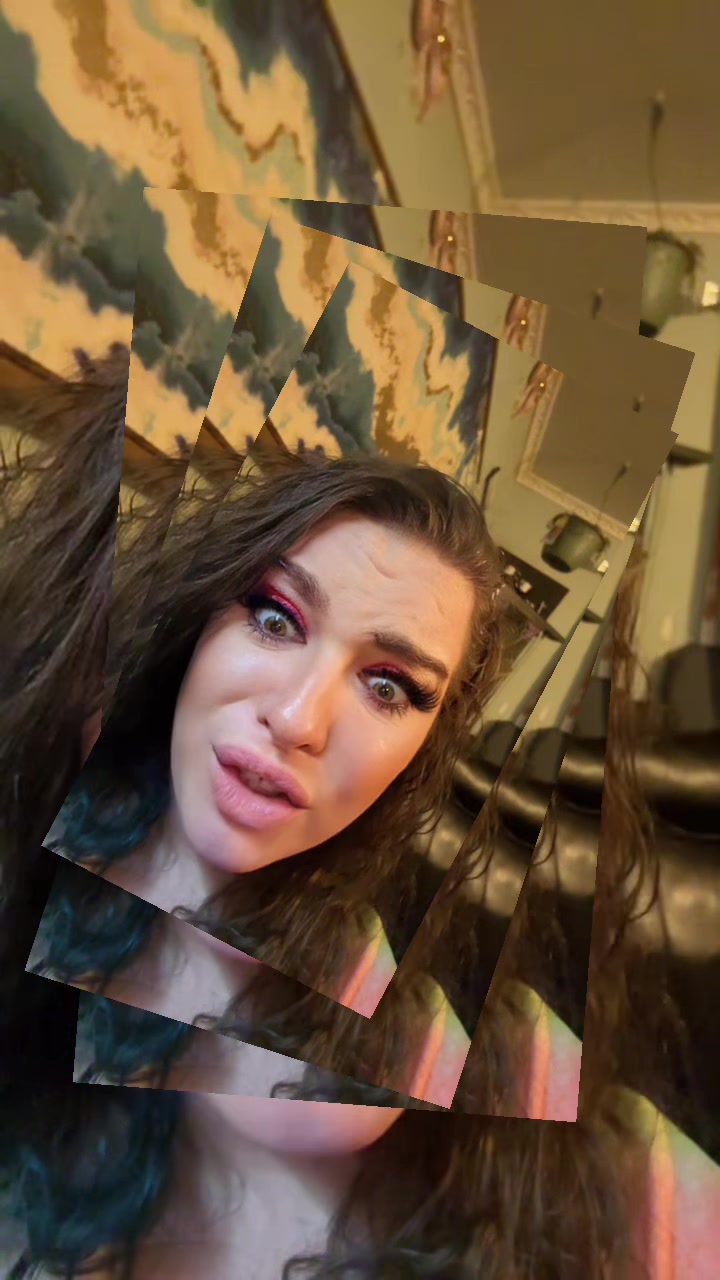 @💣🧨💥 That One Girl859 💣🧨💥
