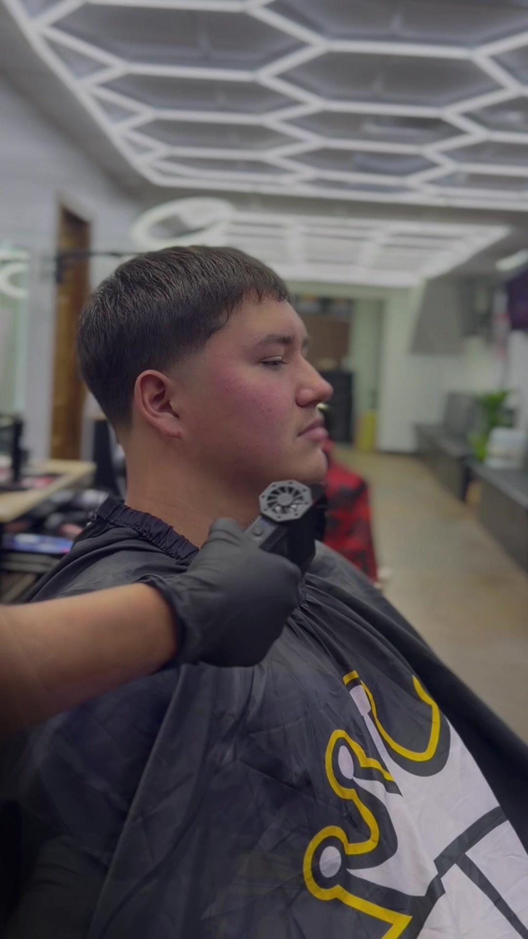 @Jisai Barber