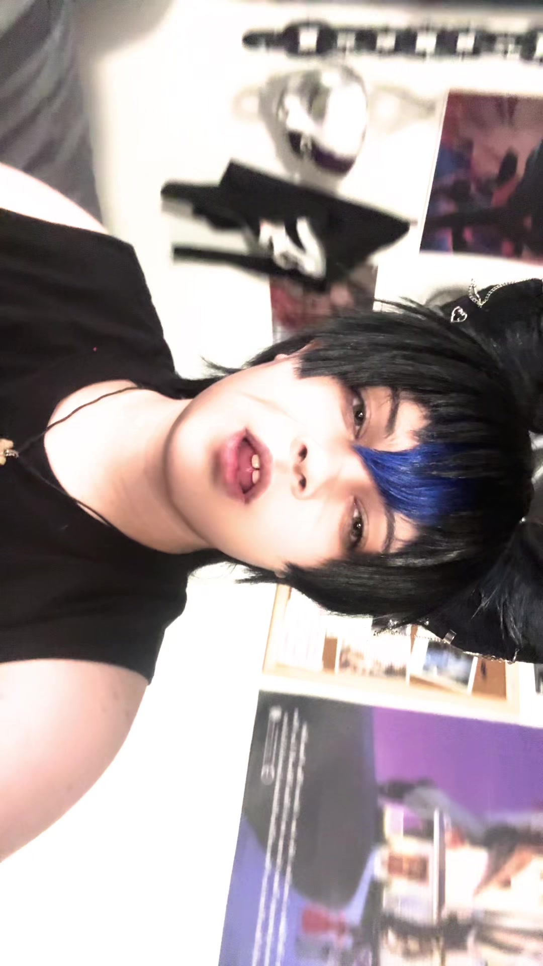 @v 🦇